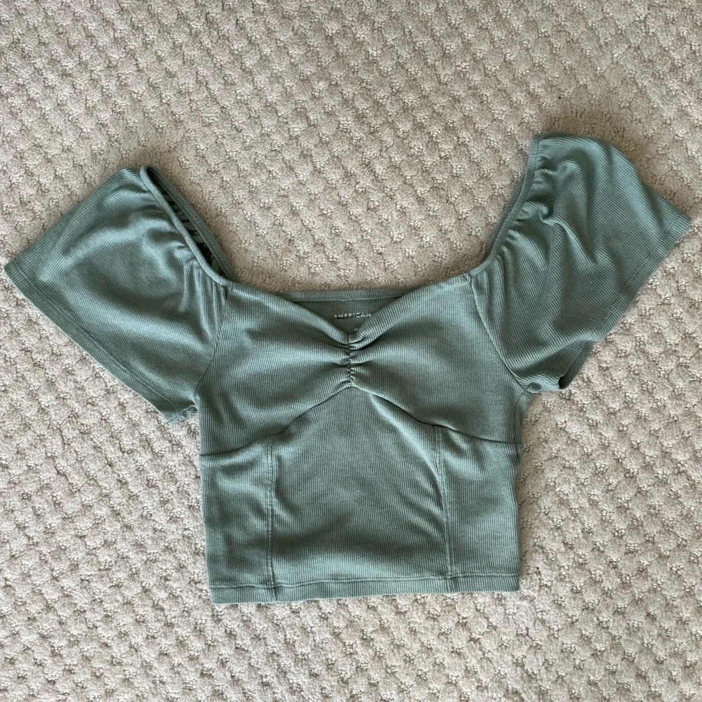 AE Bundle Cinched Front Flutter Sleeve & Ribbed Tank Crop Tops Sage Green XS - Picture 4 of 12